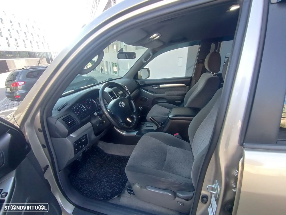 Toyota Land Cruiser D-4D Executive - 15