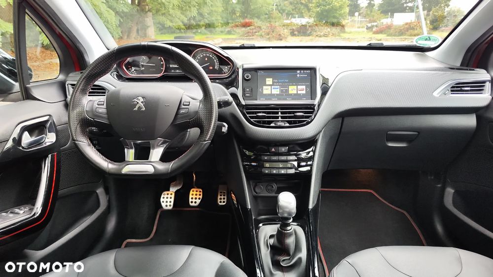Peugeot 2008 1.2 PureTech GT Line S&S - 28