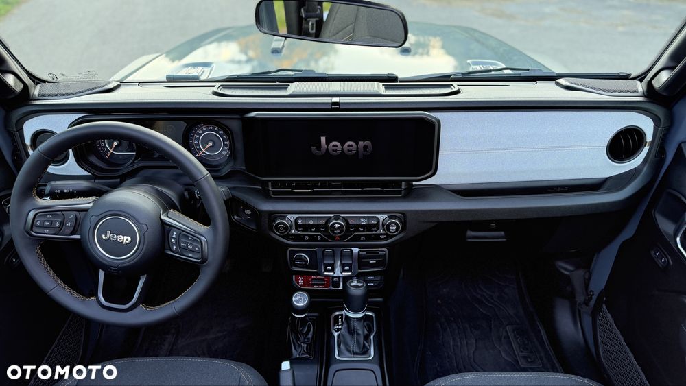 Jeep Wrangler - 11