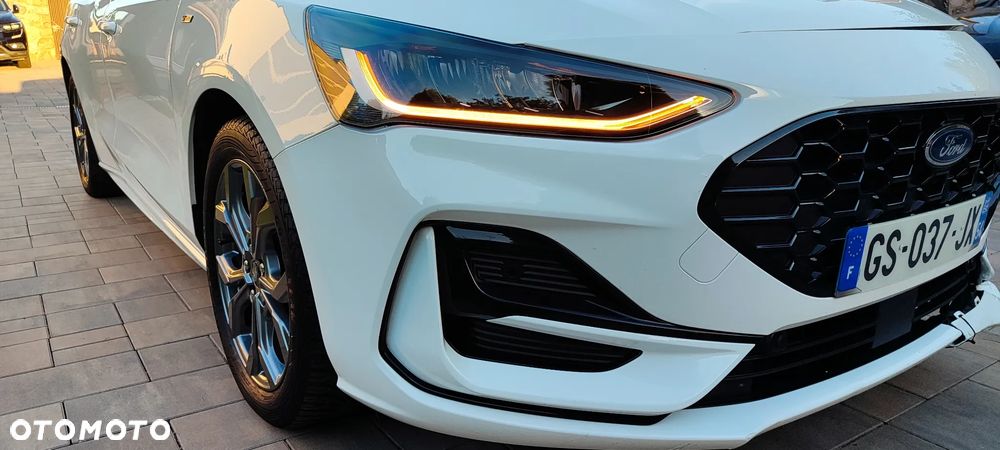 Ford Focus 1.0 EcoBoost Hybrid ST-LINE X - 4