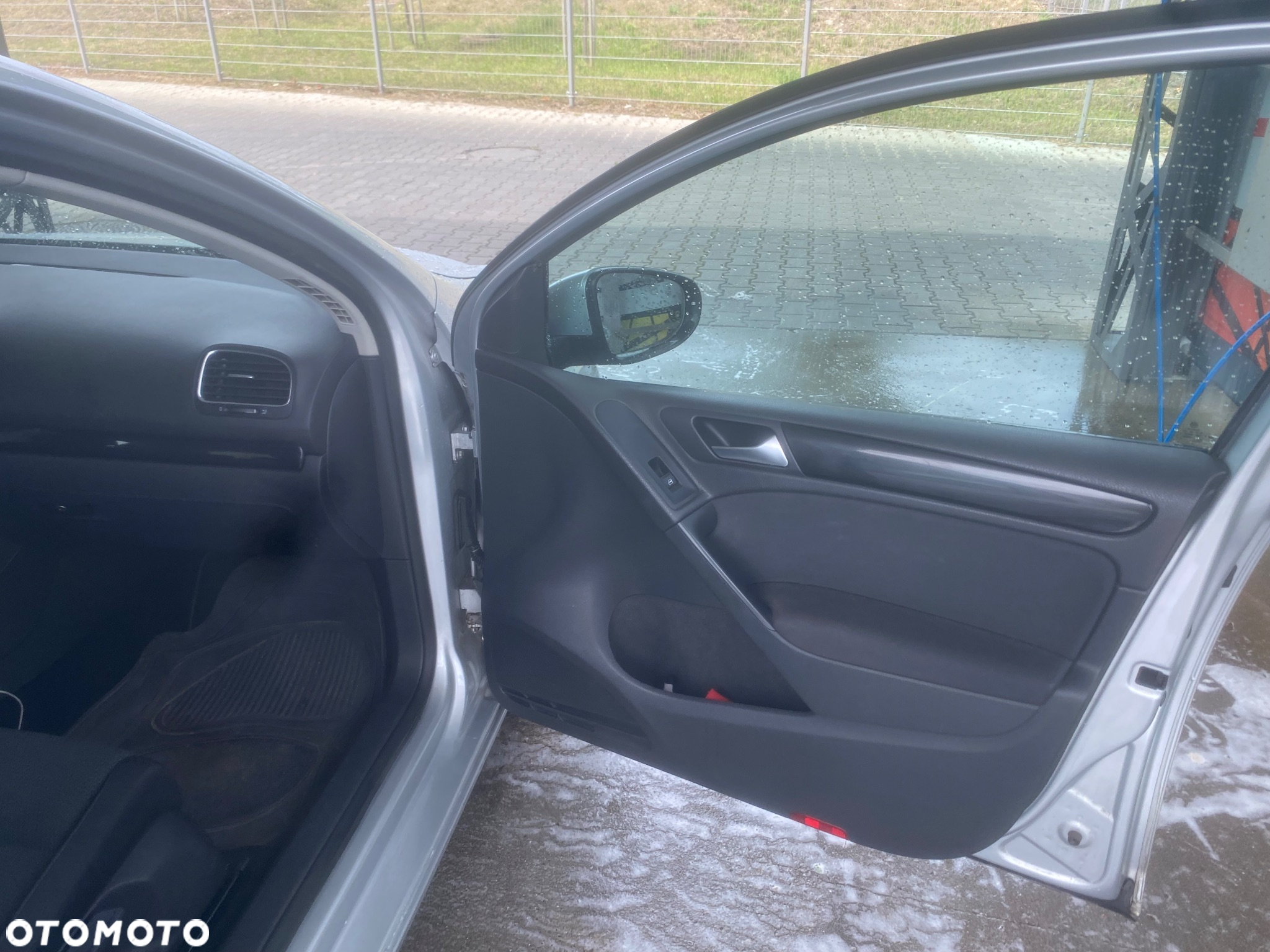 Volkswagen Golf - 6