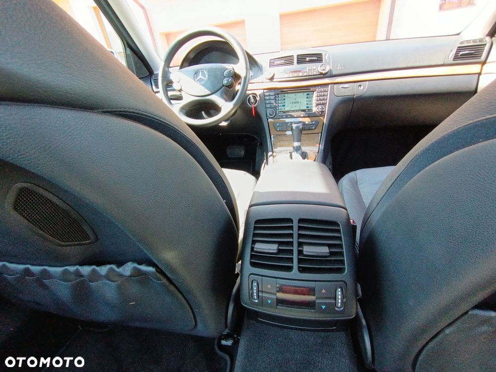 Mercedes-Benz Klasa E 300 BLUETEC Avantgarde - 36