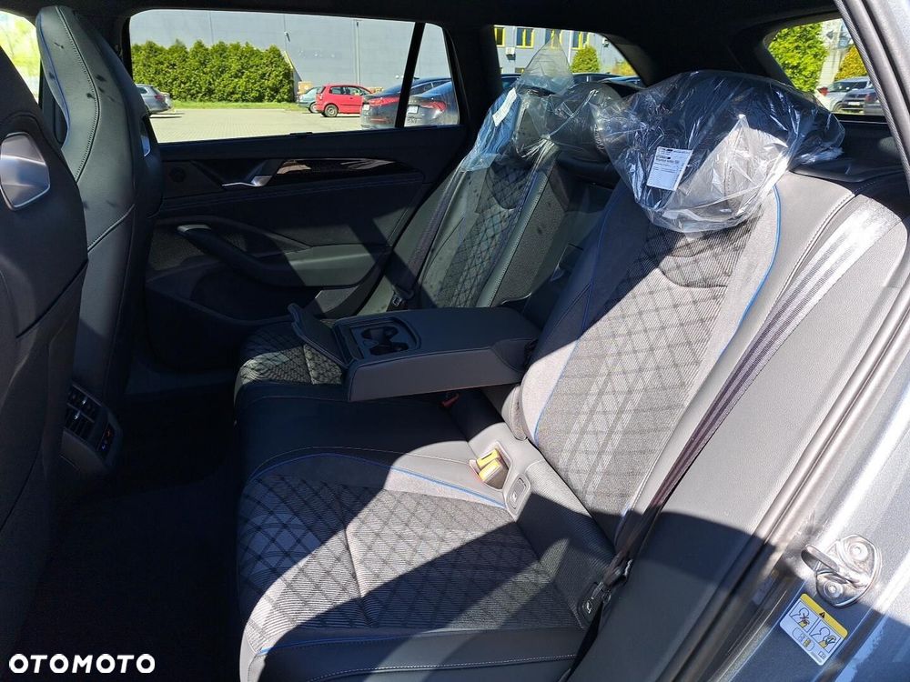 Volkswagen Passat - 16