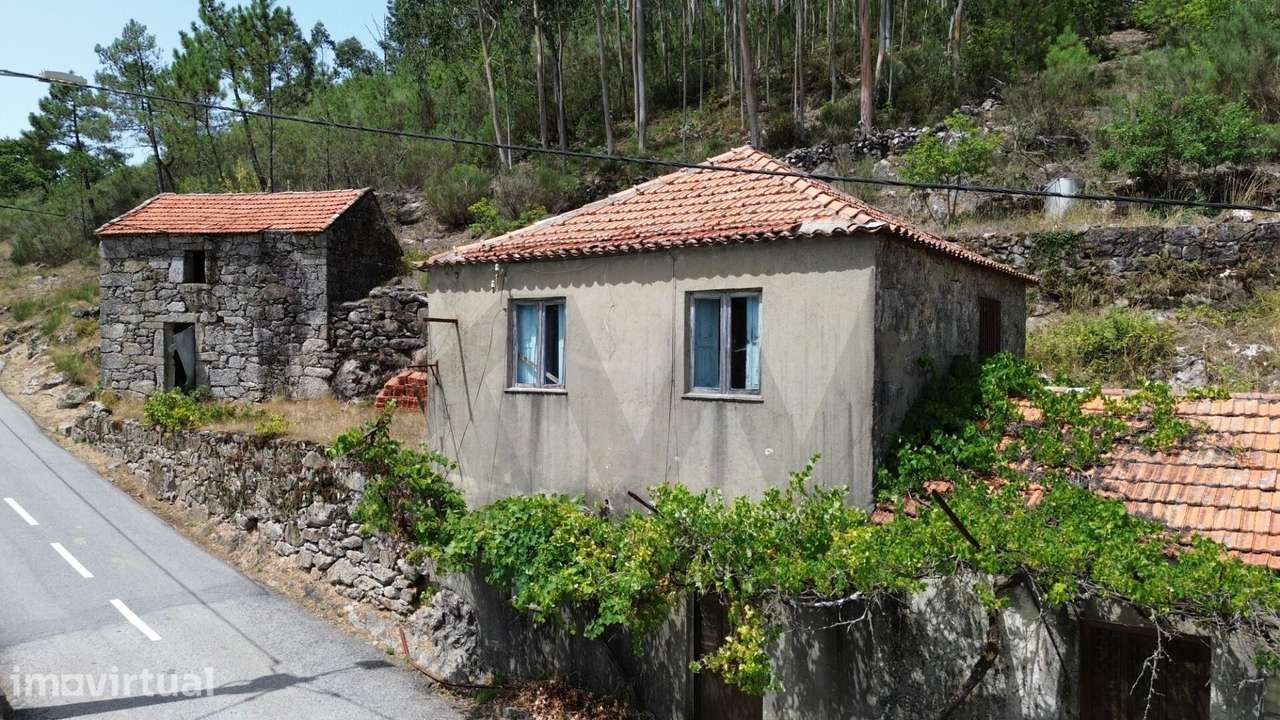 Moradia Isolada T4 em Pedra para Restauro | Terreno com 1.062 m2 | Jun - Grande imagem: 2/39