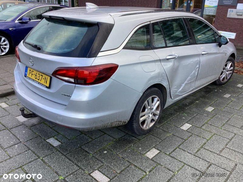 Opel Astra 1.4 Turbo Business - 9