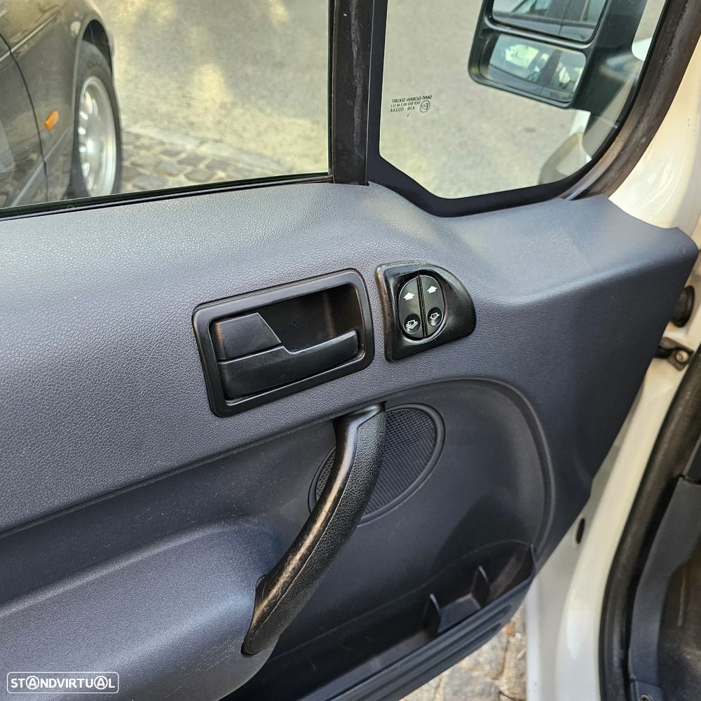 Ford Connect Longa TA A/C - 12