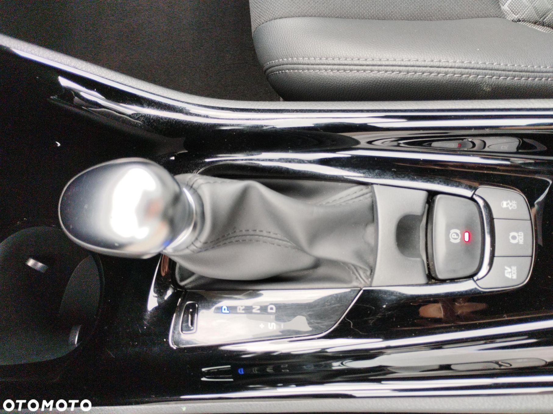Toyota C-HR 2.0 Hybrid Style - 26