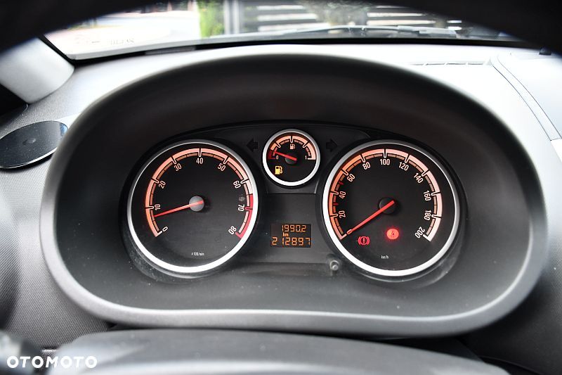 Opel Corsa 1.4 16V Innovation - 29