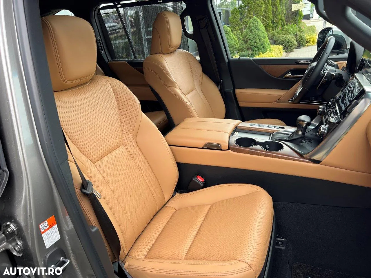 Lexus Seria LX - 10