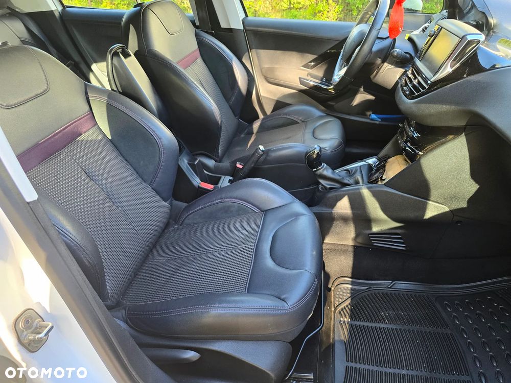 Peugeot 208 - 9