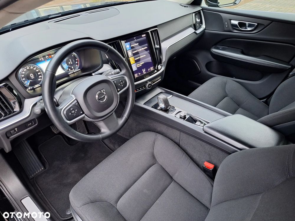 Volvo V60 D4 Momentum Pro - 18