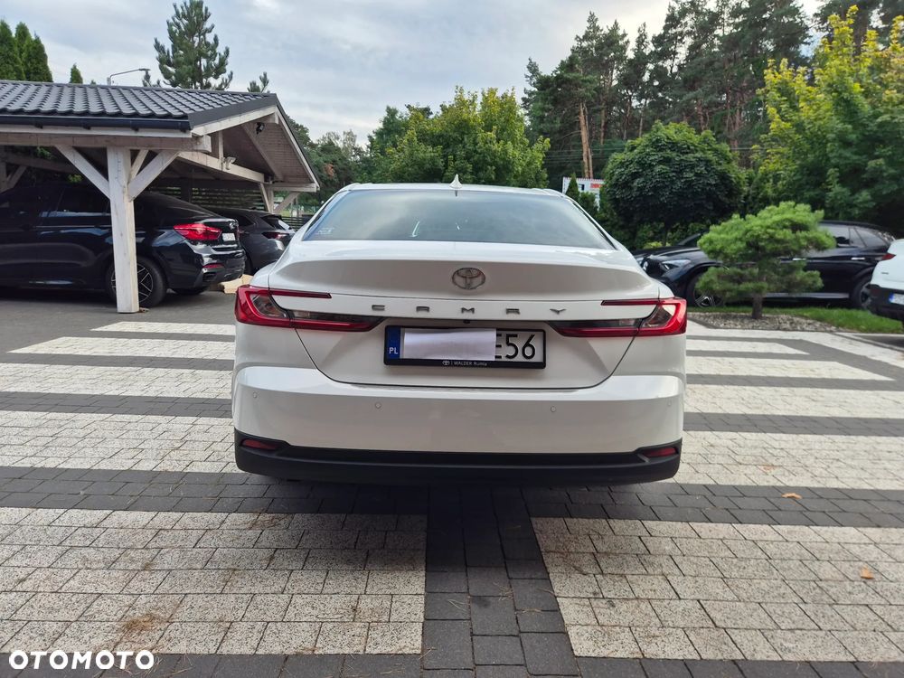 Toyota Camry - 14