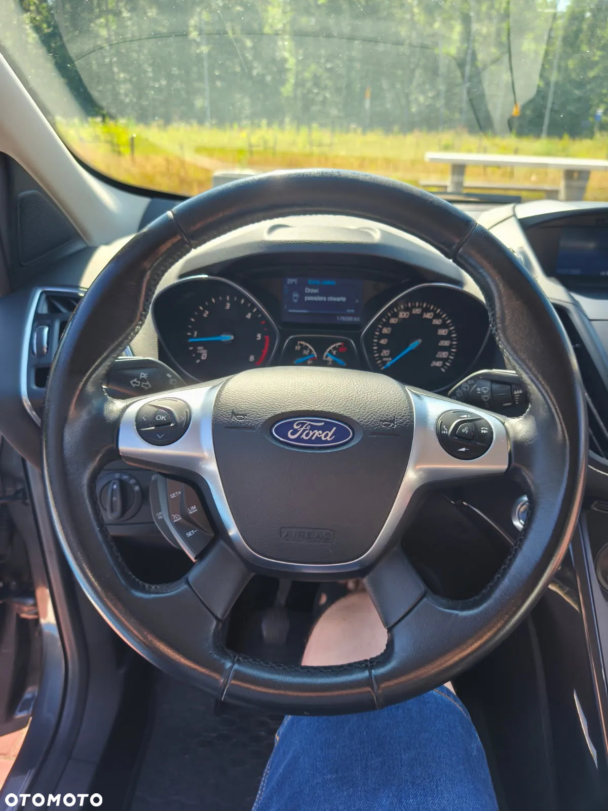 Ford Kuga 2.0 TDCi FWD Titanium - 26