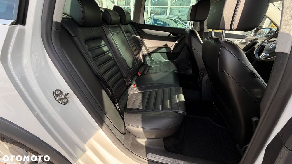 Volkswagen Passat Alltrack - 8