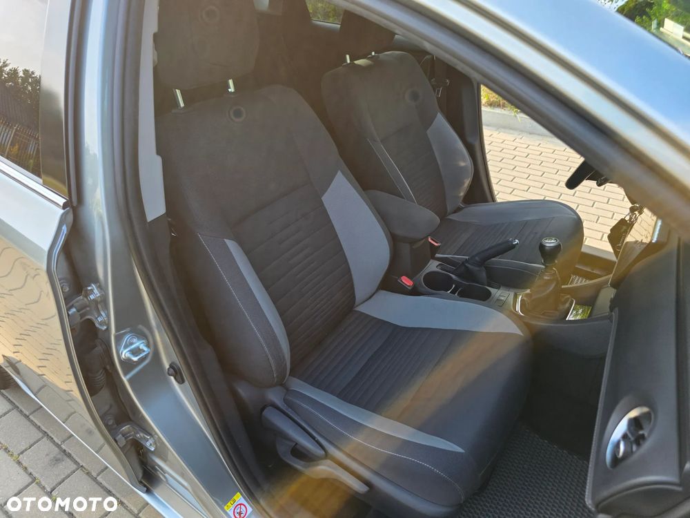 Toyota Auris 1.6 Premium - 40