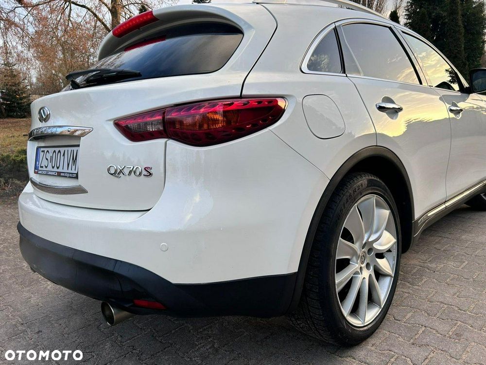 Infiniti QX70 3.7 AWD S Premium - 24