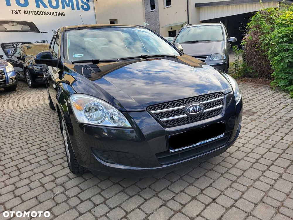 Kia Ceed - 1