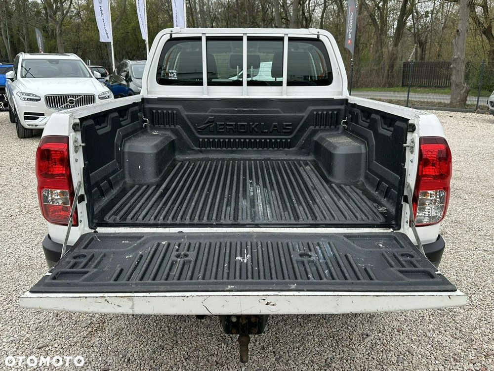 Toyota Hilux 2.4 D-4D Double Cab DLX 4x4 - 10