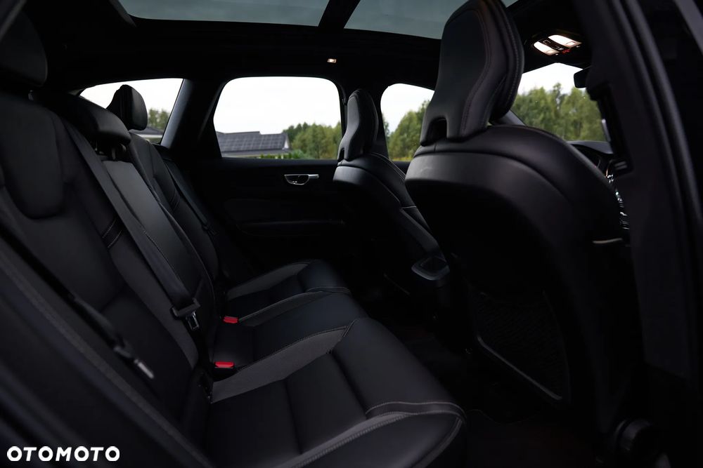 Volvo XC 60 B4 B R-Design - 31