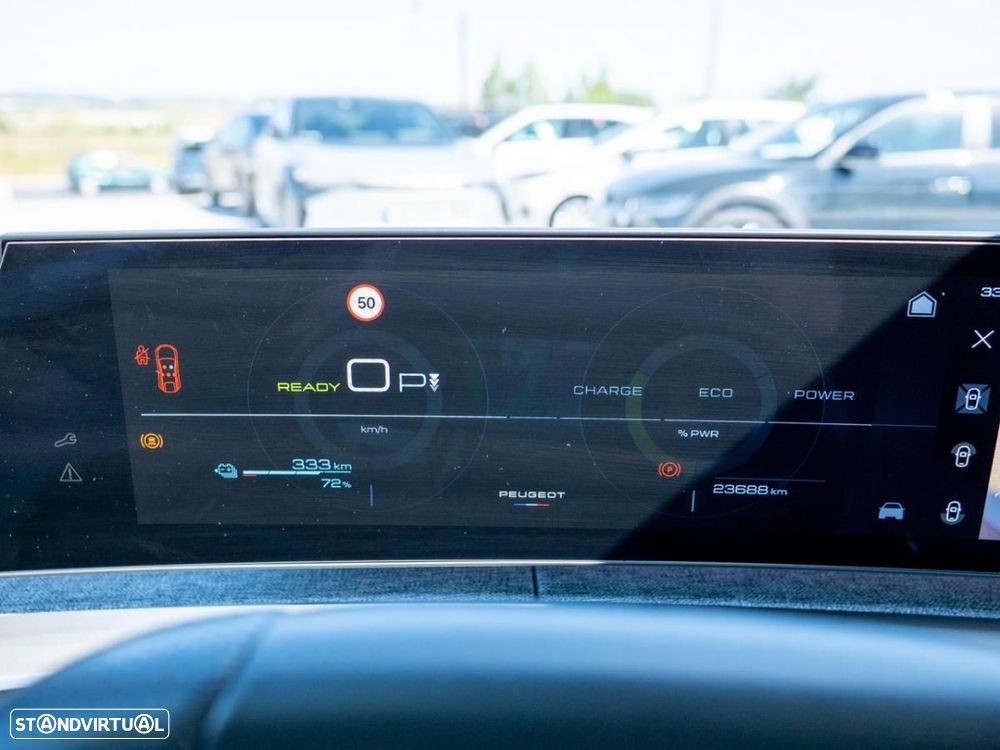 Peugeot e-3008 73 kWh GT — fotografia 30