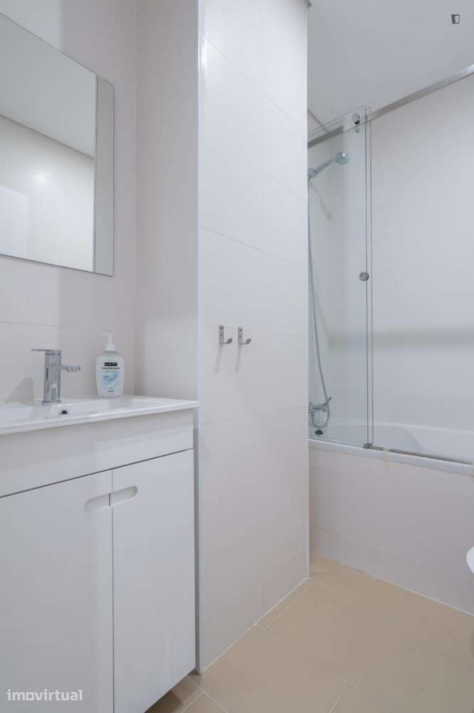 Apartamento com 2 quartos - localizado em Paranhos Porto - Grande imagem: 4/28