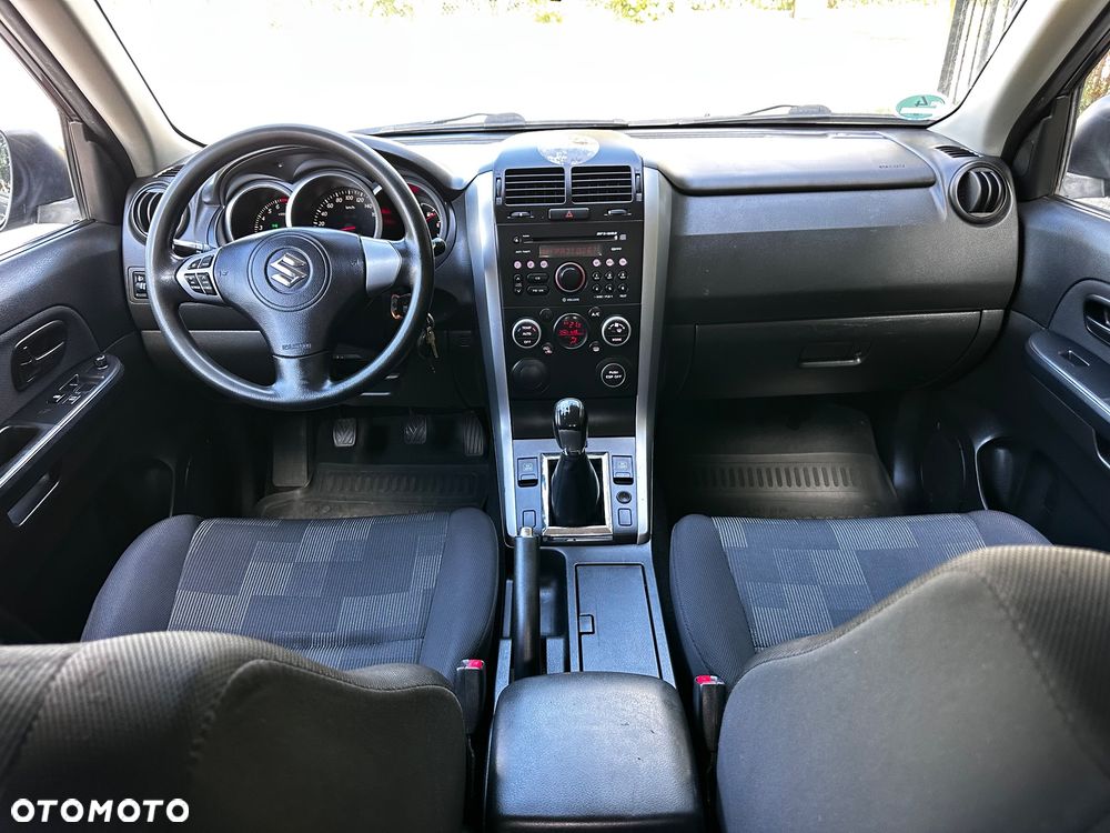 Suzuki Grand Vitara - 32