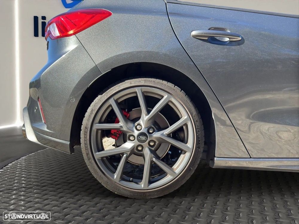 Ford Focus 2.3 EcoBoost S&S ST - 26