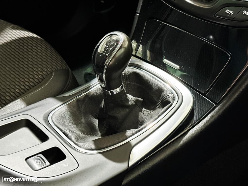 Opel Insignia - 36