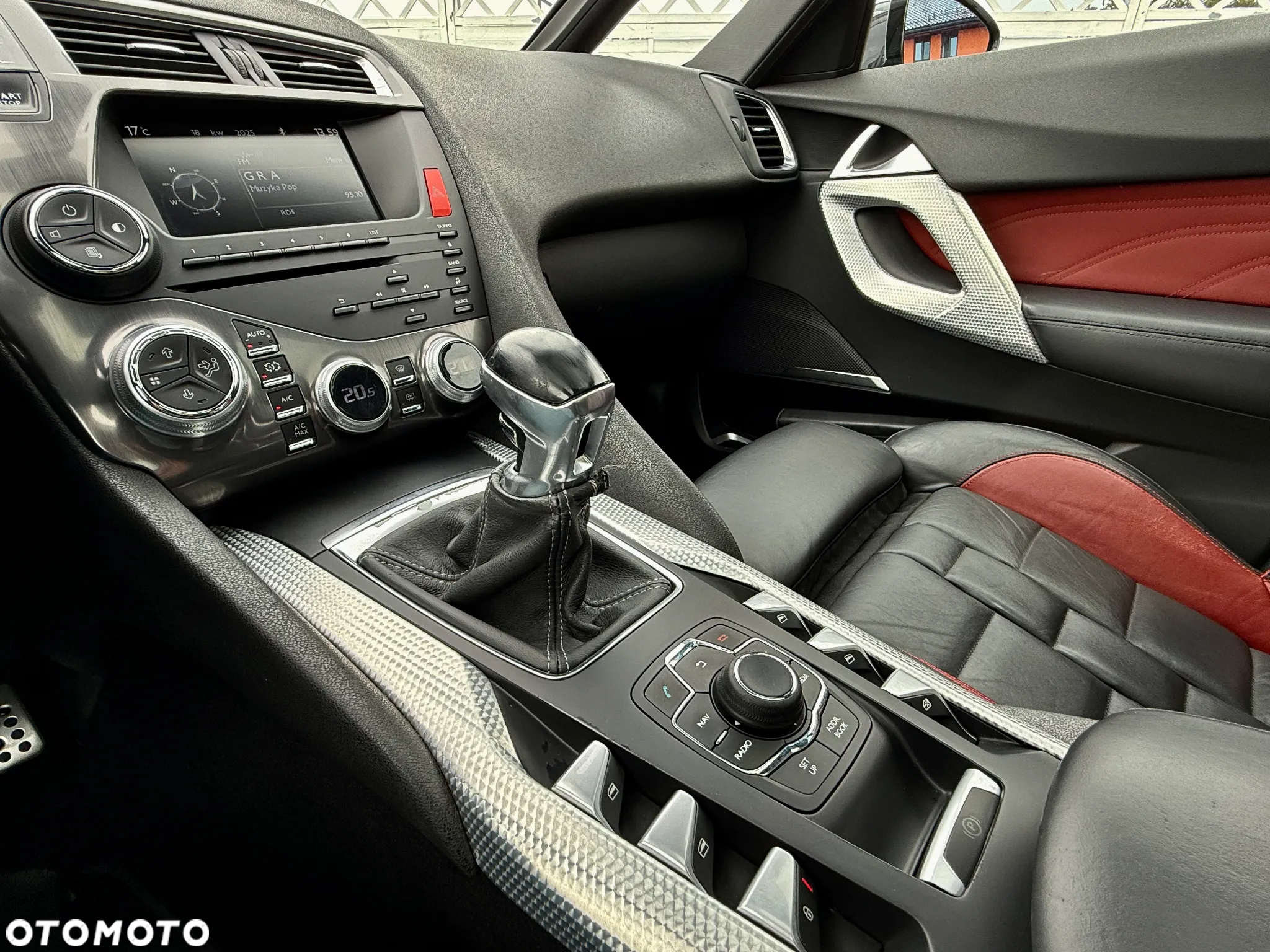 Citroën DS5 THP 200 SoChic - 11