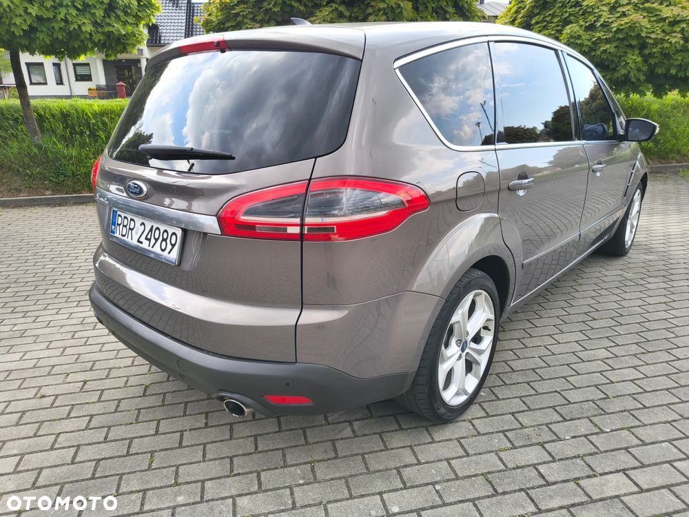 Ford S-Max - 13