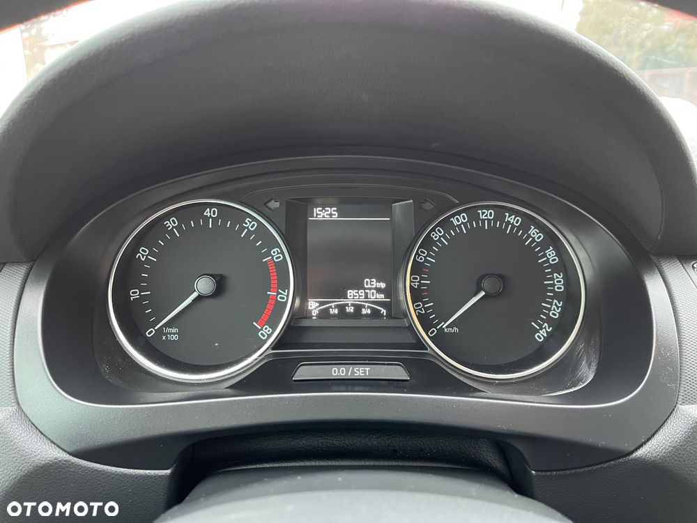 Skoda RAPID 1.2 TSI Ambition - 11