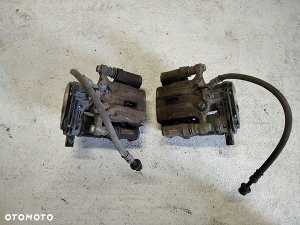 Zacisk hamulcowy lewy tył ele. KIA XCeed 1.6T-GDI