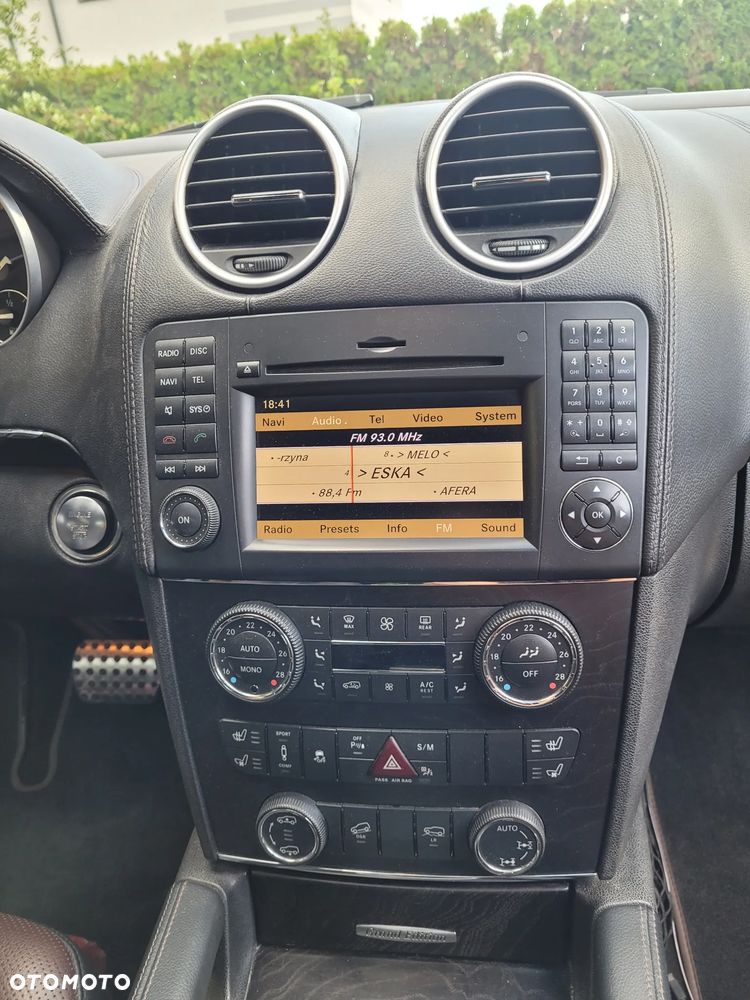 Mercedes-Benz GL - 12