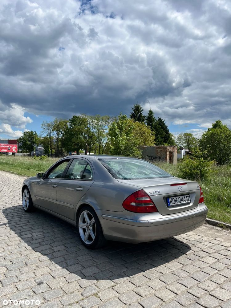 Mercedes-Benz E-Class 2003 photo 4