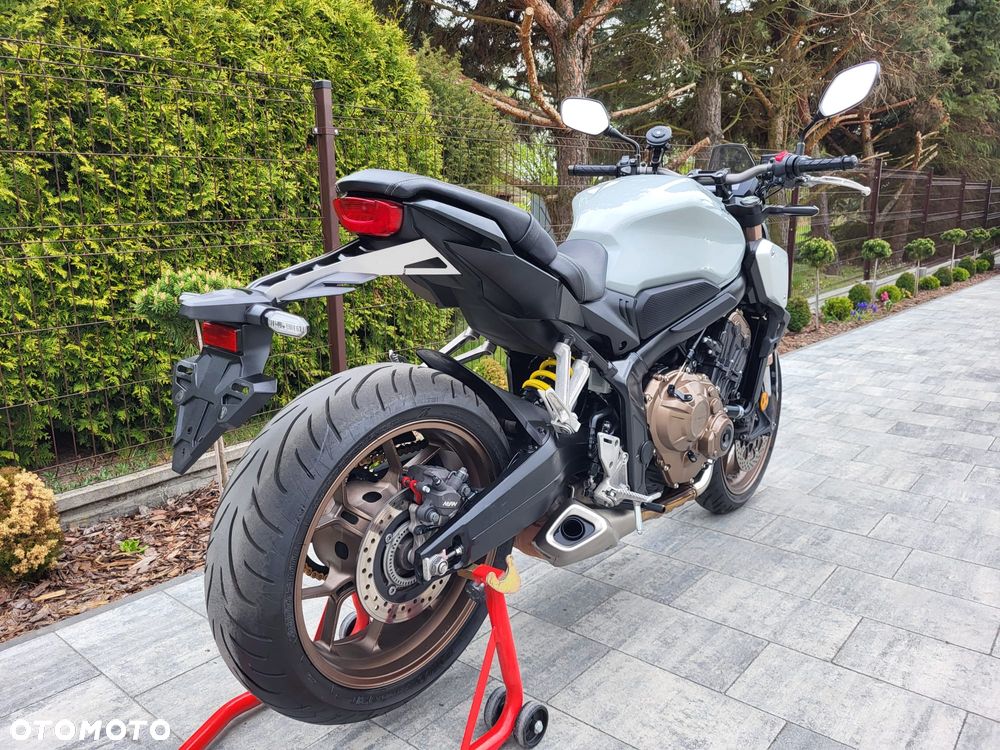 Honda CB - 11