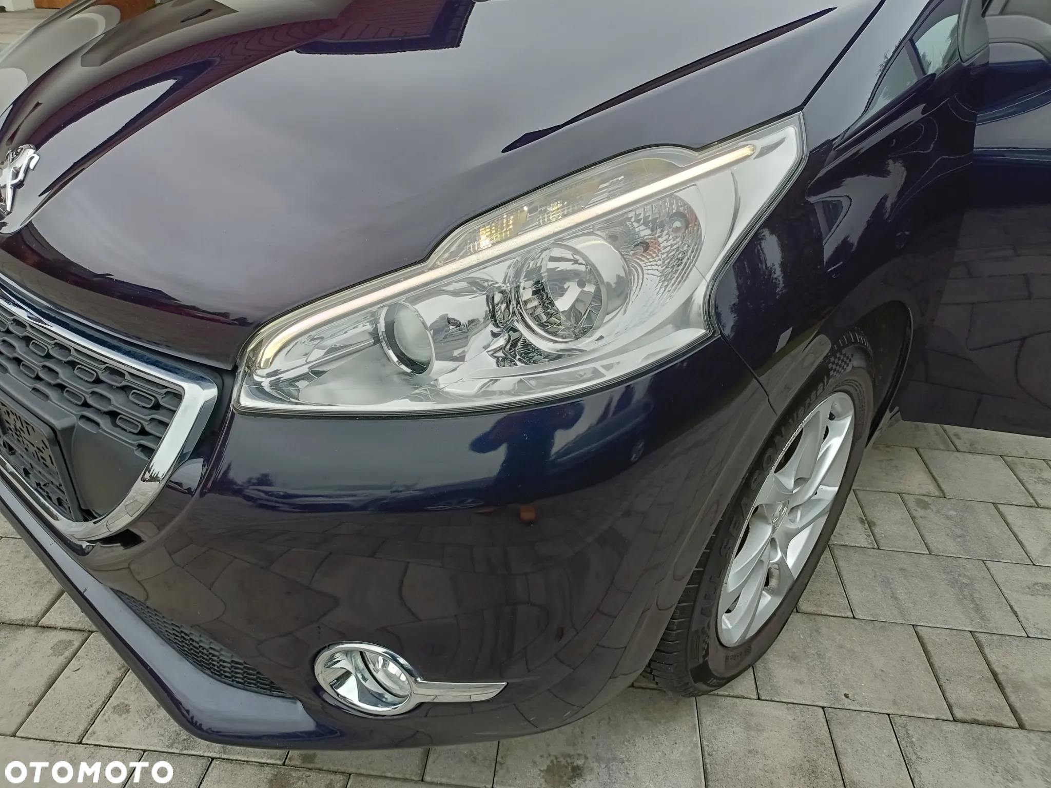 Peugeot 208 - 18