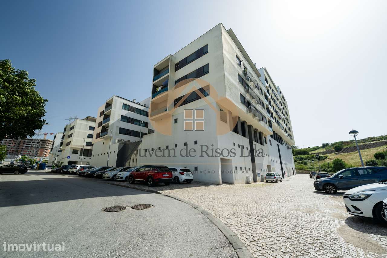 Apartamento T3 com varanda e garagem em Loures - Grande imagem: 2/28