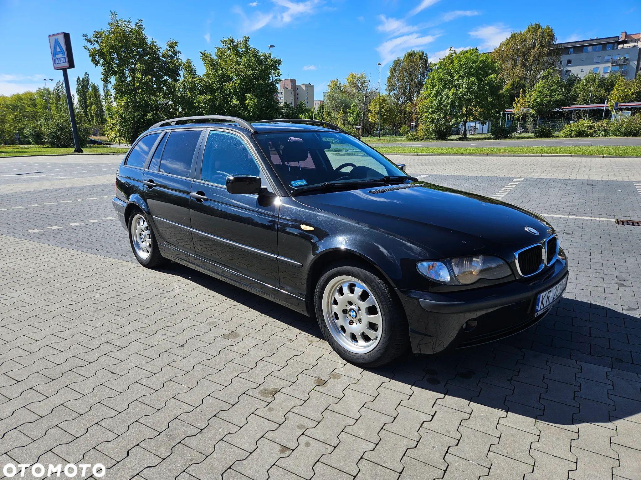 BMW Seria 3 318i Touring - 1