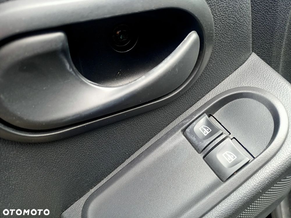 Dacia Duster 1.6 SCe Open S&S - 10