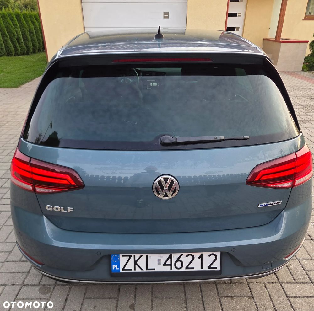 Volkswagen Golf - 10