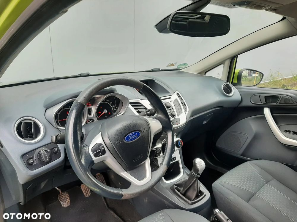 Ford Fiesta 1.25 Titanium EU6 - 32