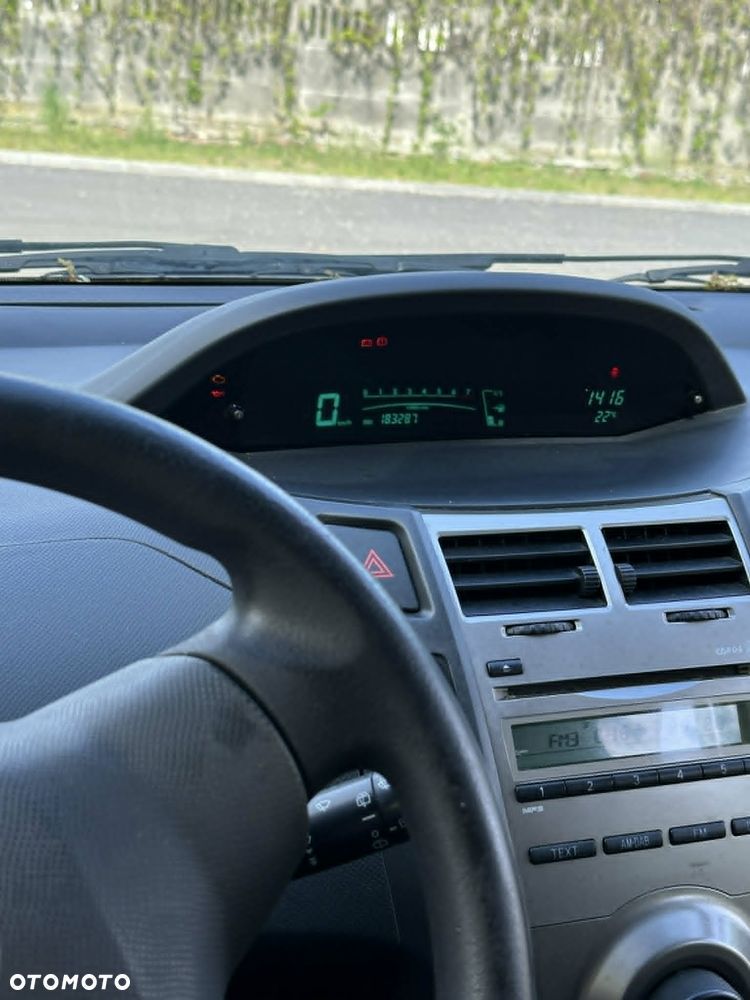 Toyota Yaris - 9