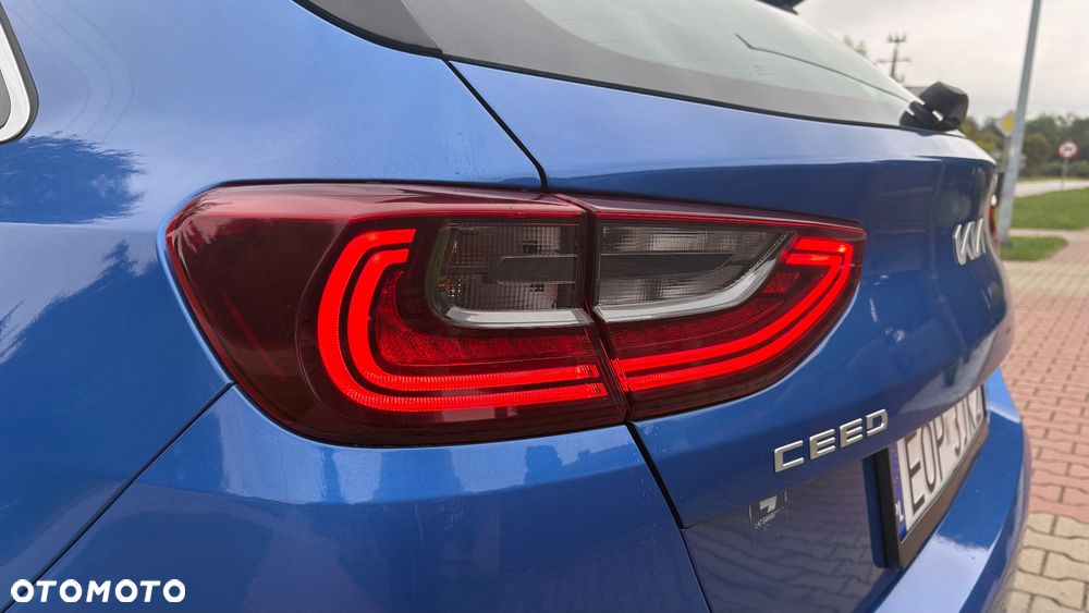 Kia Ceed - 11