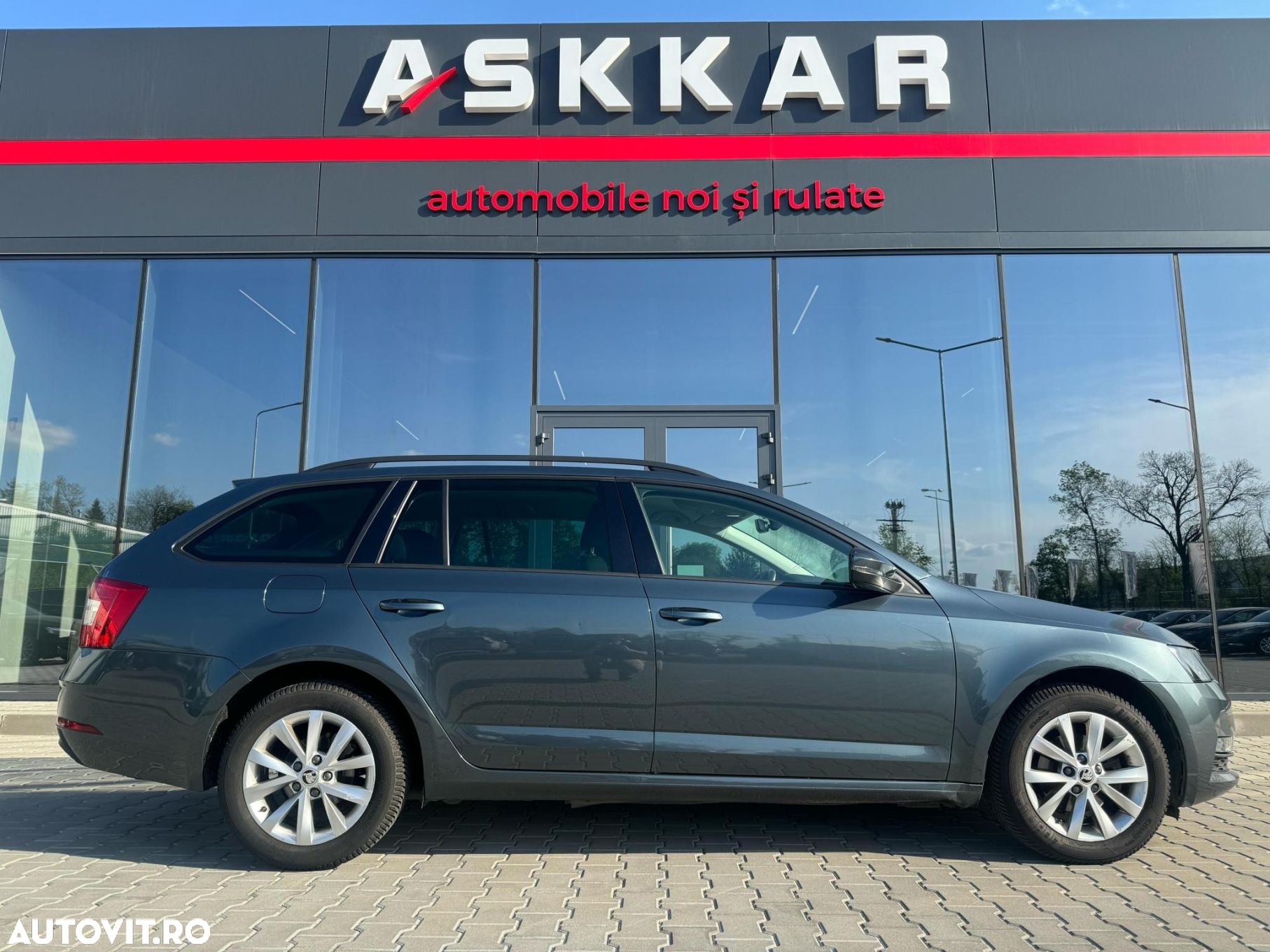 Skoda Octavia Combi Diesel 1.6 TDI Ambition - 4