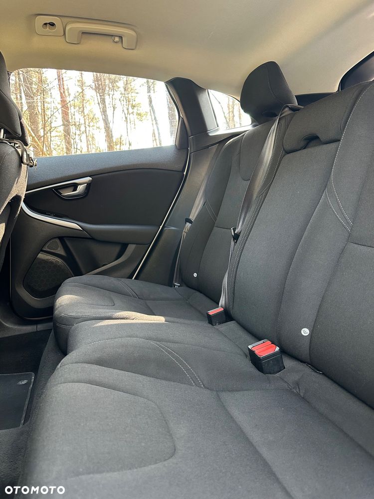 Volvo V40 D3 Kinetic - 21