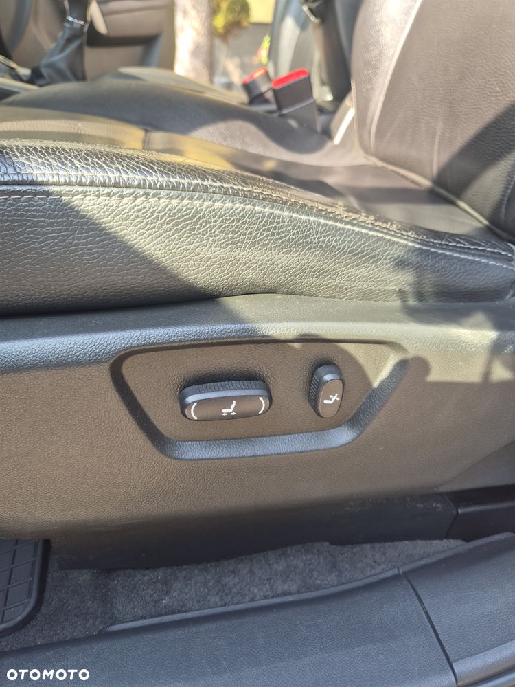 Chevrolet Captiva 2.2 d LTZ - 19