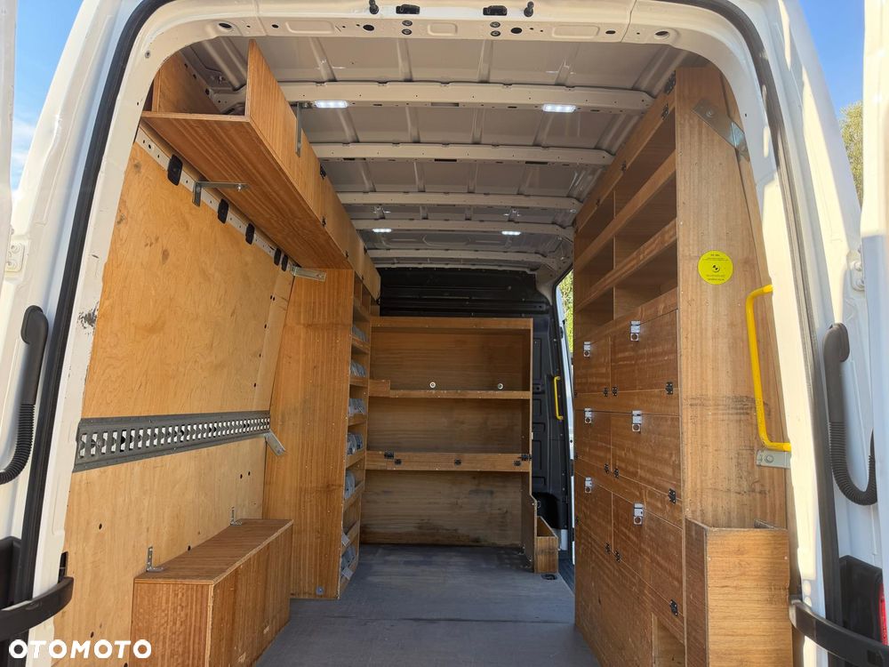 Volkswagen Crafter / L3H3 / 2.0 177KM /  AUTOMAT / NAJBOGATSZA WERSJA / TABLET / NAVI / SKÓRA / FV23% - 25