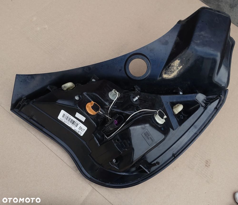 LAMPA LEWY PRAWY TYŁ OPEL ADAM 16r. ZWYKŁE - 3