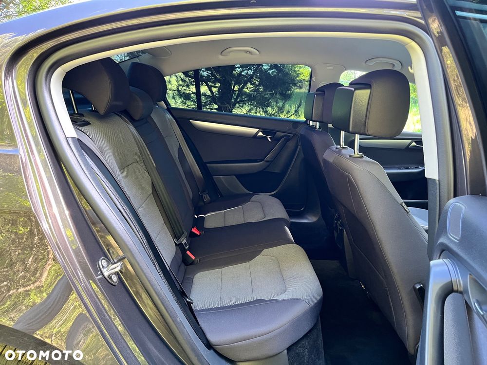 Volkswagen Passat - 26