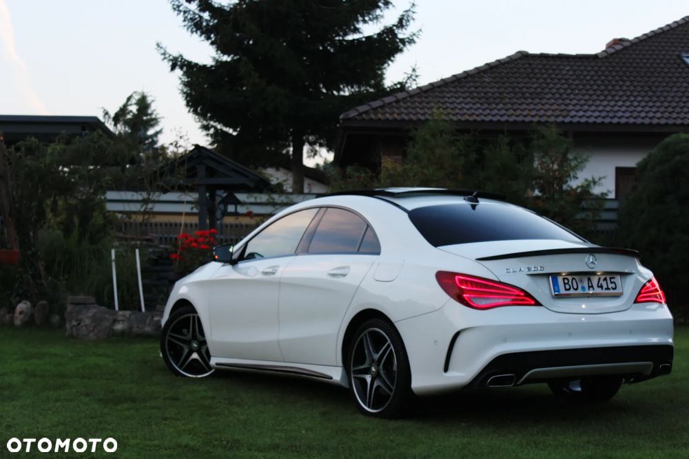 Mercedes-Benz CLA 200 7G-DCT AMG Line - 11